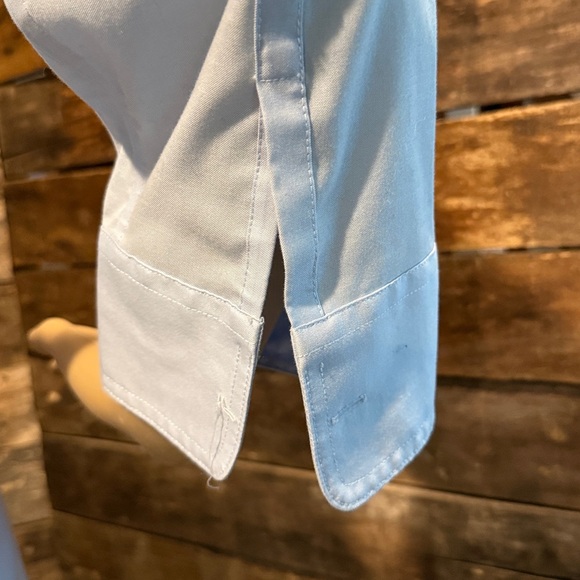 💰BOGO FREE Ladies’ EB Button Down Top - Picture 5 of 6